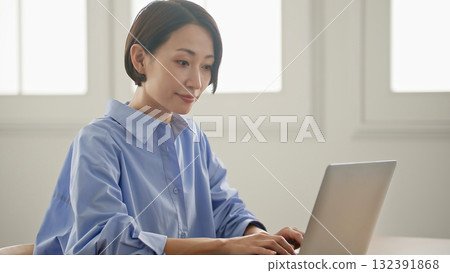 Computer work woman Computer work woman 132391868