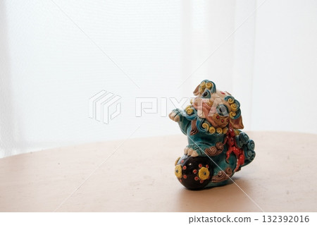 Cute lion figurine Cute lion figurine 132392016