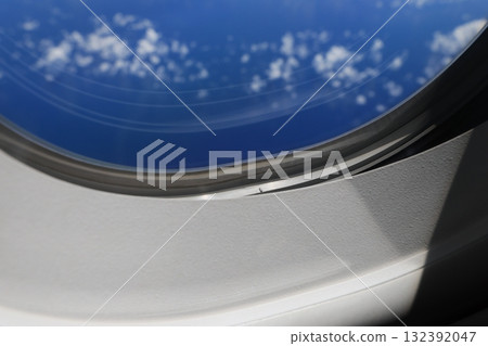 Air pressure balance hole 132392047