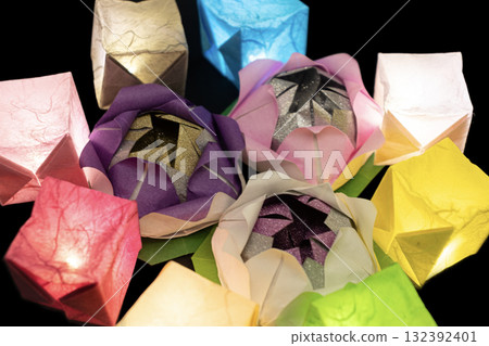 精美的摺紙作品 精美的摺紙作品 132392401