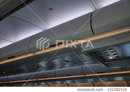 頭頂行李艙 132392510