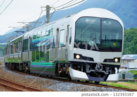 Yosan Line: Kokubu to Sanuki-Fuchu Rapid Marine Liner (5000 series + 223 series) Yosan Line: Kokubu to Sanuki-Fuchu Rapid Marine Liner (5000 series + 223 series) 132393167