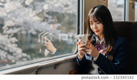 櫻花與高中女生的春天景象 櫻花與高中女生的春天景象 132393182