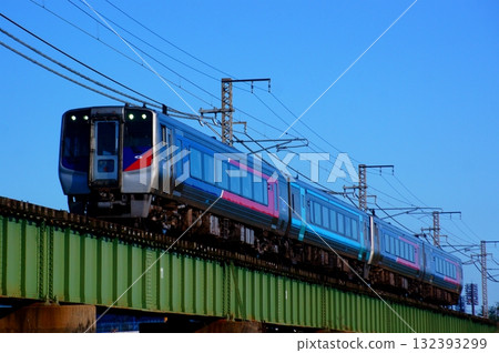 予讚線：一坪～北太陽特急宇和海（N2000系列+2000系列，4輛編組） 132393299