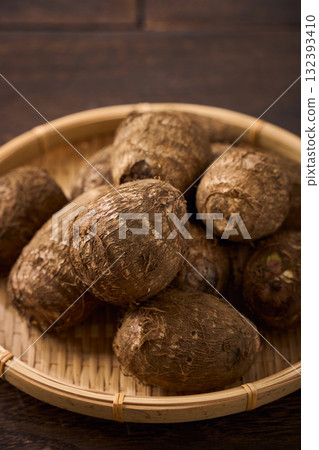 Japanese-style cut taro (with mud) served in a bamboo basket 132393410