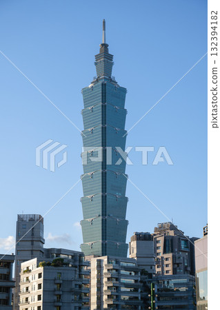 台北城市景觀與台北 101/台灣 132394182