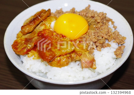 Pork bowl Pork bowl 132394968