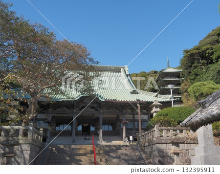 Kanagawa Prefecture Ryukoji Temple Main Hall and Five-Story Pagoda October 132395911