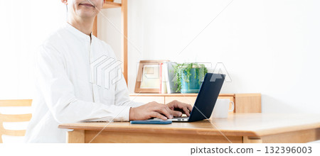 Hand of a man manipulating a smartphone Hand of a man manipulating a smartphone 132396003