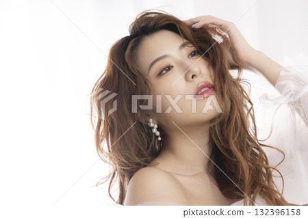 年輕女性的美麗形象 132396158