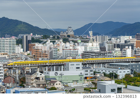 姬路城和黃色博士 姬路城和黃色博士 132396813