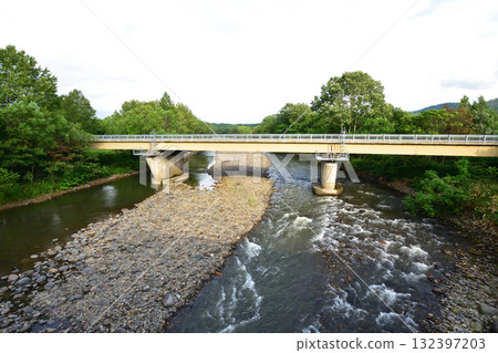 View of JR Hokkaido's Sekihoku Main Line between Kamikawa Station and Nakaaibetsu Station (Summer 2023) 132397203