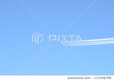 Blue Impulse came to the closing ceremony of the Shiga National Athletic Meet Blue Impulse came to the closing ceremony of the Shiga National Athletic Meet 132398706