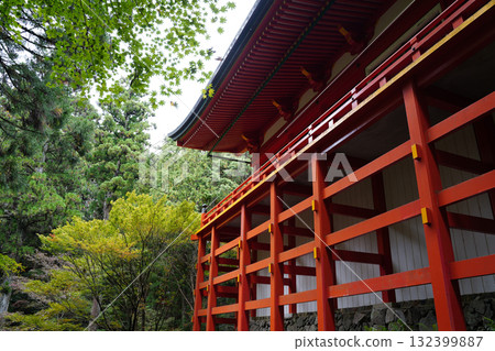Vermilion-lacquered building at Yokokawa, Enryaku-ji Temple, Mount Hiei Vermilion-lacquered building at Yokokawa, Enryaku-ji Temple, Mount Hiei 132399887
