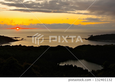 View of Toga Bay and the sunset from Happodai on the Oga Peninsula in Oga City, Akita Prefecture 132401132