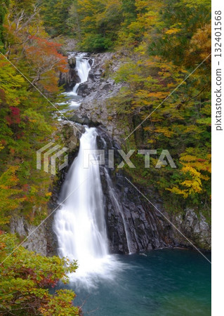 秋田縣由利本莊市鳳台瀑布的風景 秋田縣由利本莊市鳳台瀑布的風景 132401568
