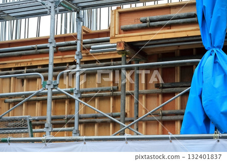 Formwork erection (architectural framework construction) 132401837