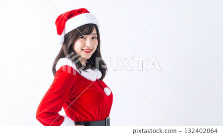 一名女子扮成聖誕老人的形象 一名女子扮成聖誕老人的形象 132402064