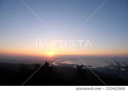 兵庫縣神戶市_六甲花園露台15號(初升的日出)_2025年1月 兵庫縣神戶市_六甲花園露台15號(初升的日出)_2025年1月 132402989