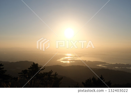 兵庫縣神戶市_從觀景台看到的日出 2025年1月12日 兵庫縣神戶市_從觀景台看到的日出 2025年1月12日 132403022