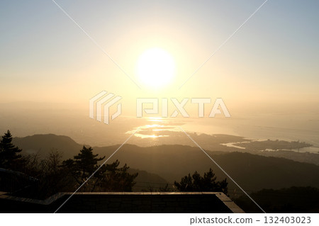 Kobe City, Hyogo Prefecture_First sunrise from the observation terrace 13_January 2025 Kobe City, Hyogo Prefecture_First sunrise from the observation terrace 13_January 2025 132403023