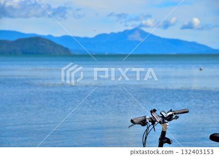 自行車和琵琶湖風景 自行車和琵琶湖風景 132403153