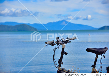 自行車和琵琶湖風景 自行車和琵琶湖風景 132403154
