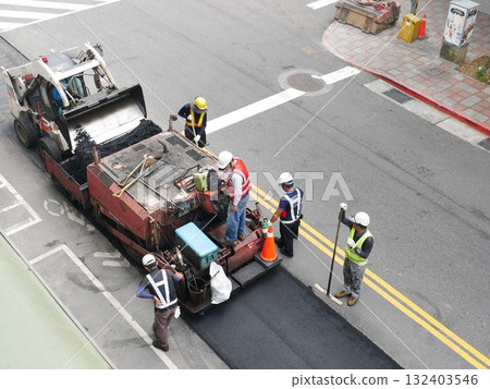 白天鋪柏油路38 132403546