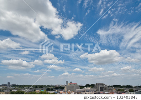 藍天白雲 公寓大樓 132403845