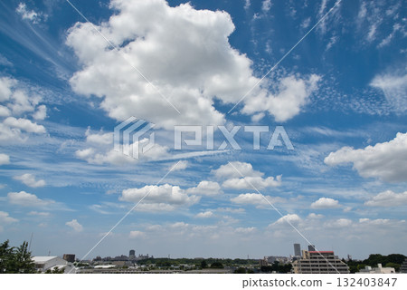 Blue sky and white clouds Apartment building Blue sky and white clouds Apartment building 132403847