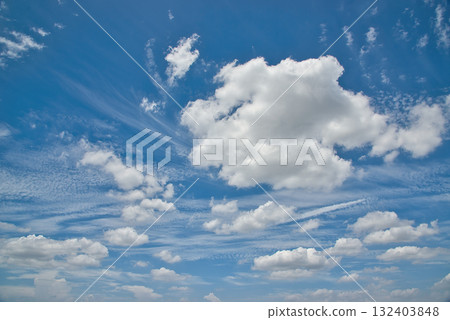 Blue sky and white clouds Apartment building 132403848