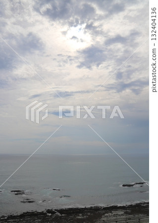 堀切嶺，海岸，大海，多雲的天空，太陽 132404136