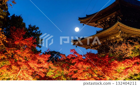 [AI-generated image] Kyoto-style three-story pagoda and autumn harvest moon 132404211