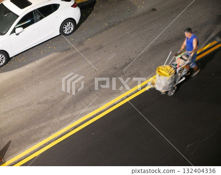 Road marking operation 15 132404336