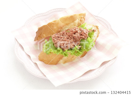 法國麵包夾鹹牛肉三明治 132404415