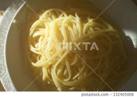 italian spaguetti pasta with nutritional fiber 132405806