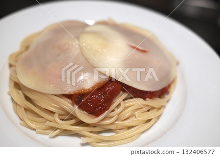 italian spaguetti pasta with nutritional carbohydrates italian spaguetti pasta with nutritional carbohydrates 132406577