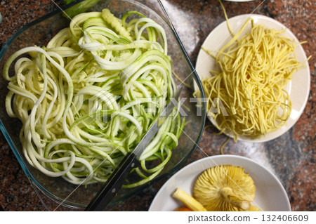 italian spaguetti pasta with nutritional carbohydrates 132406609