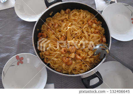 italian spaguetti pasta with nutritional carbohydrates 132406645