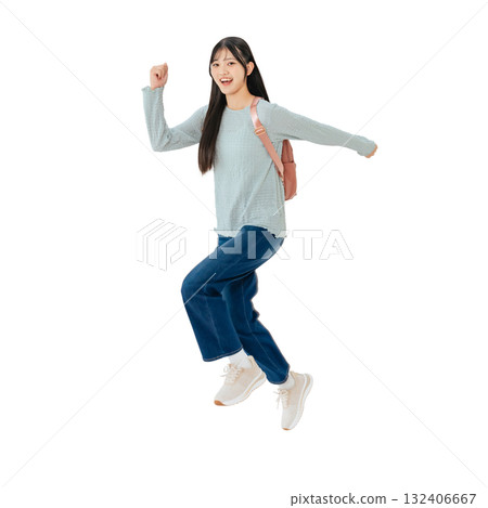 跳躍的女學生 - 全身照片 PNG，透明背景，手工精確裁剪 132406667