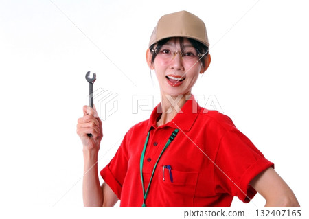 Smiling woman with tools 132407165