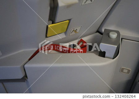 escape slide 132408264