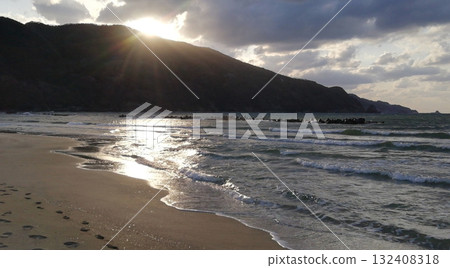 Scenery of the beach out of season 132408318