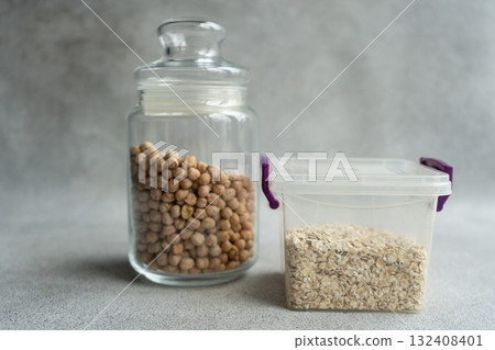 Glass jar with raw chickpeas Glass jar with raw chickpeas 132408401