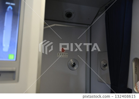 駕駛艙門 132408615