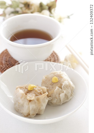 Dim sum shumai and Chinese tea 132409372