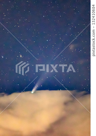 A light streaking through the night sky - The trajectory of Comet Lemmon A light streaking through the night sky - The trajectory of Comet Lemmon 132410684