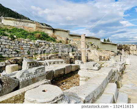 A stone town among ancient ruins 132411615