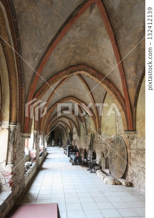 裡加大教堂的迴廊和庭院 132412139