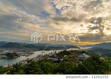 夕陽染紅的尾道 132412155